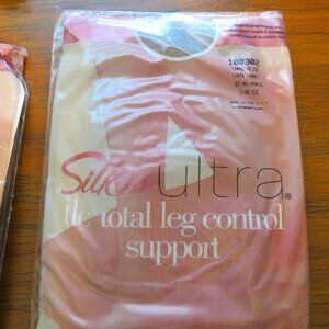 (Lot of 11) Silkies Ultra Total Leg Control Support Pantyhose Honey Beige Large